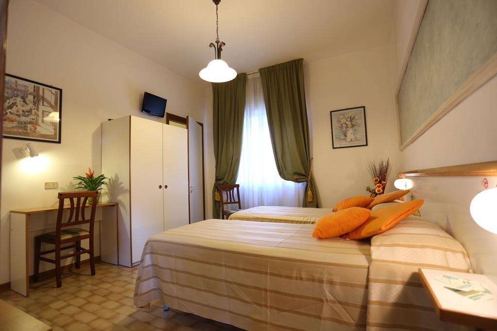 Hotel Vignola Assisi Exterior foto
