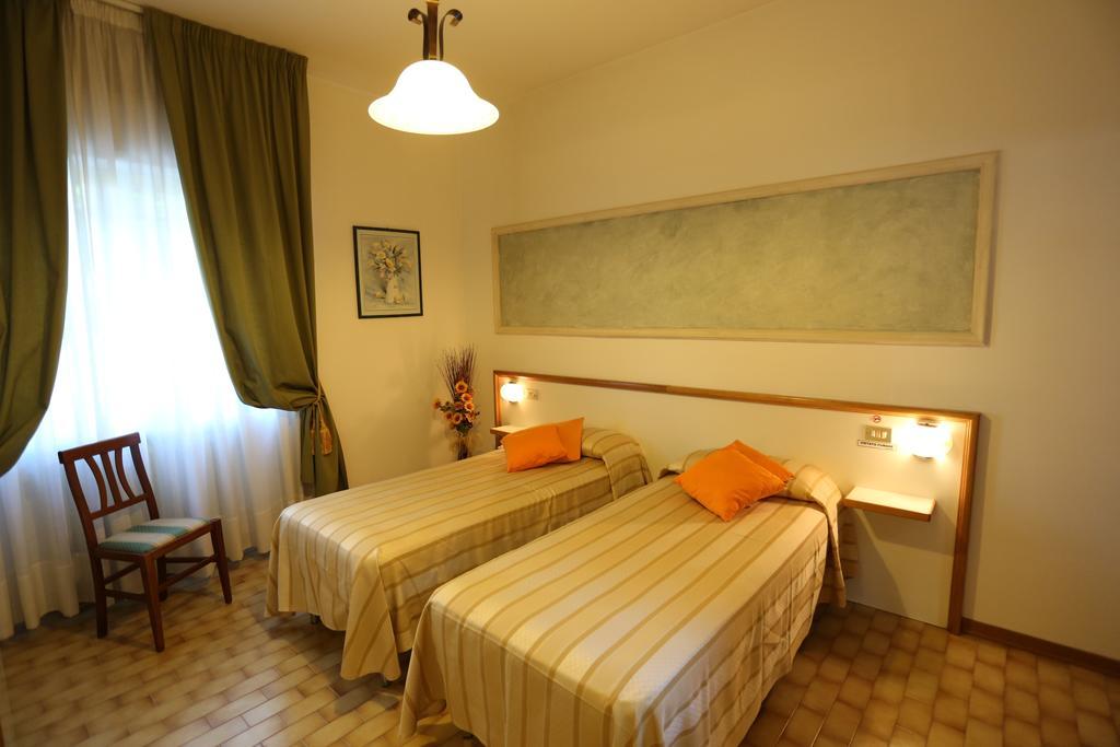 Hotel Vignola Assisi Exterior foto