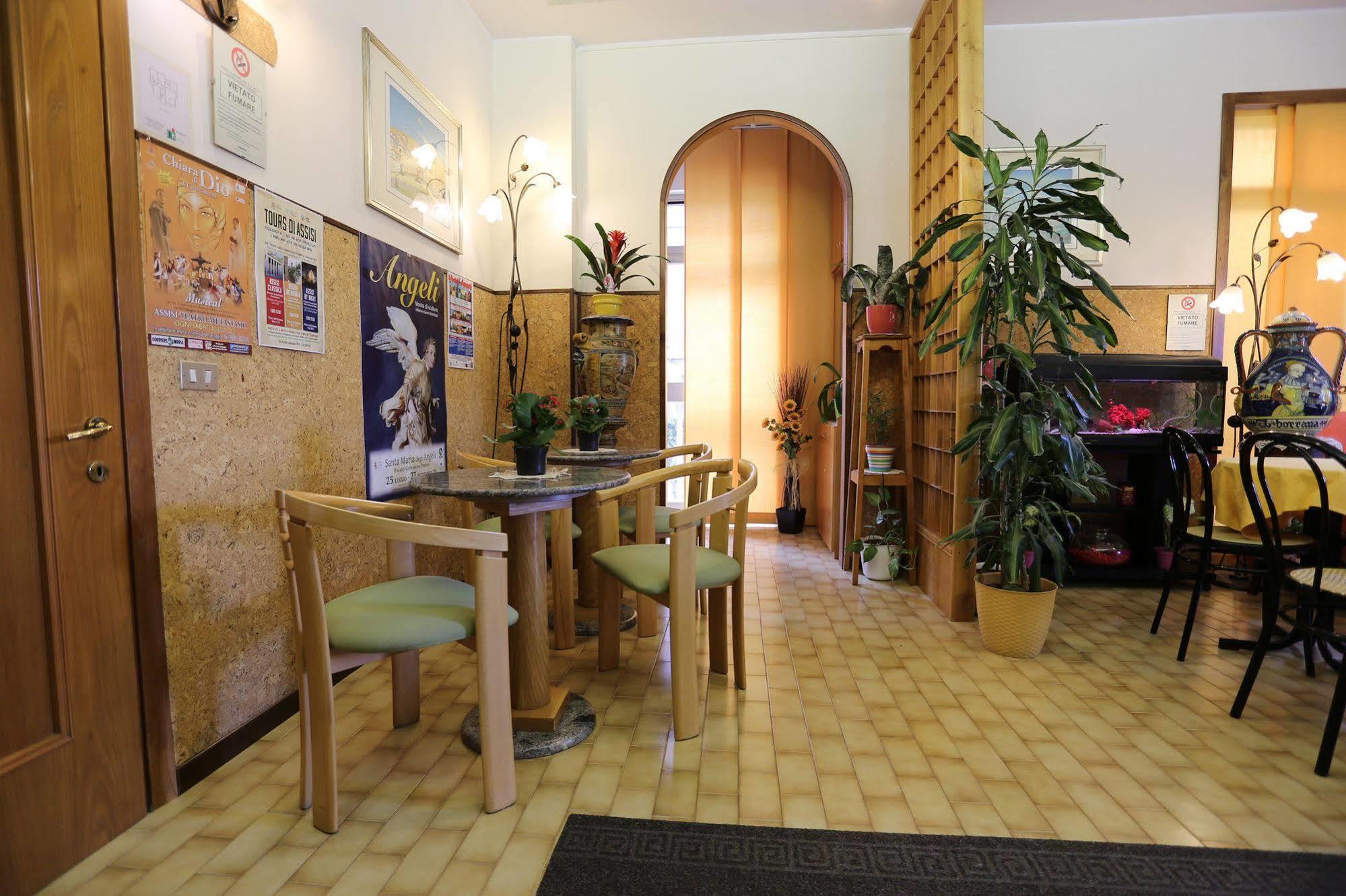 Hotel Vignola Assisi Exterior foto