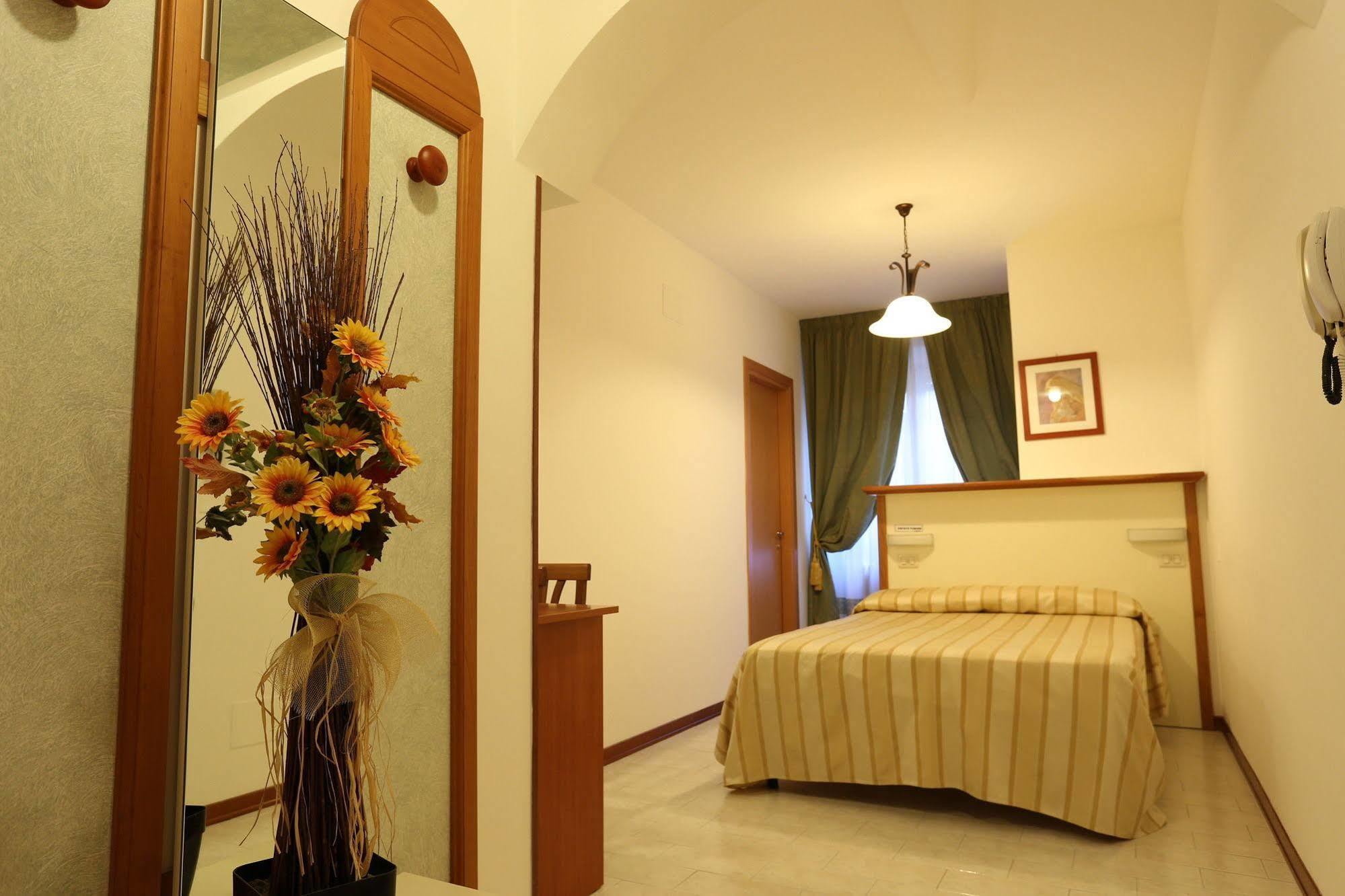 Hotel Vignola Assisi Exterior foto