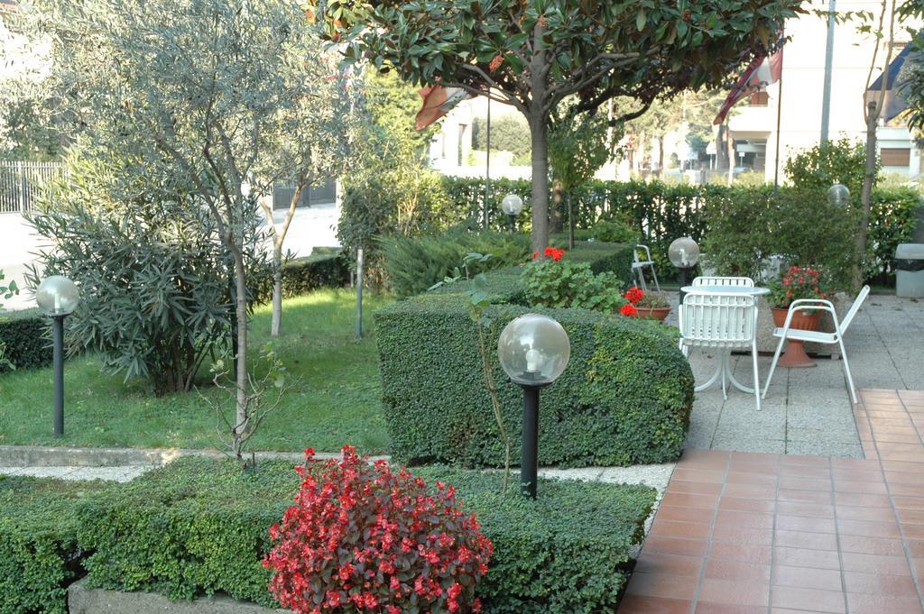 Hotel Vignola Assisi Exterior foto